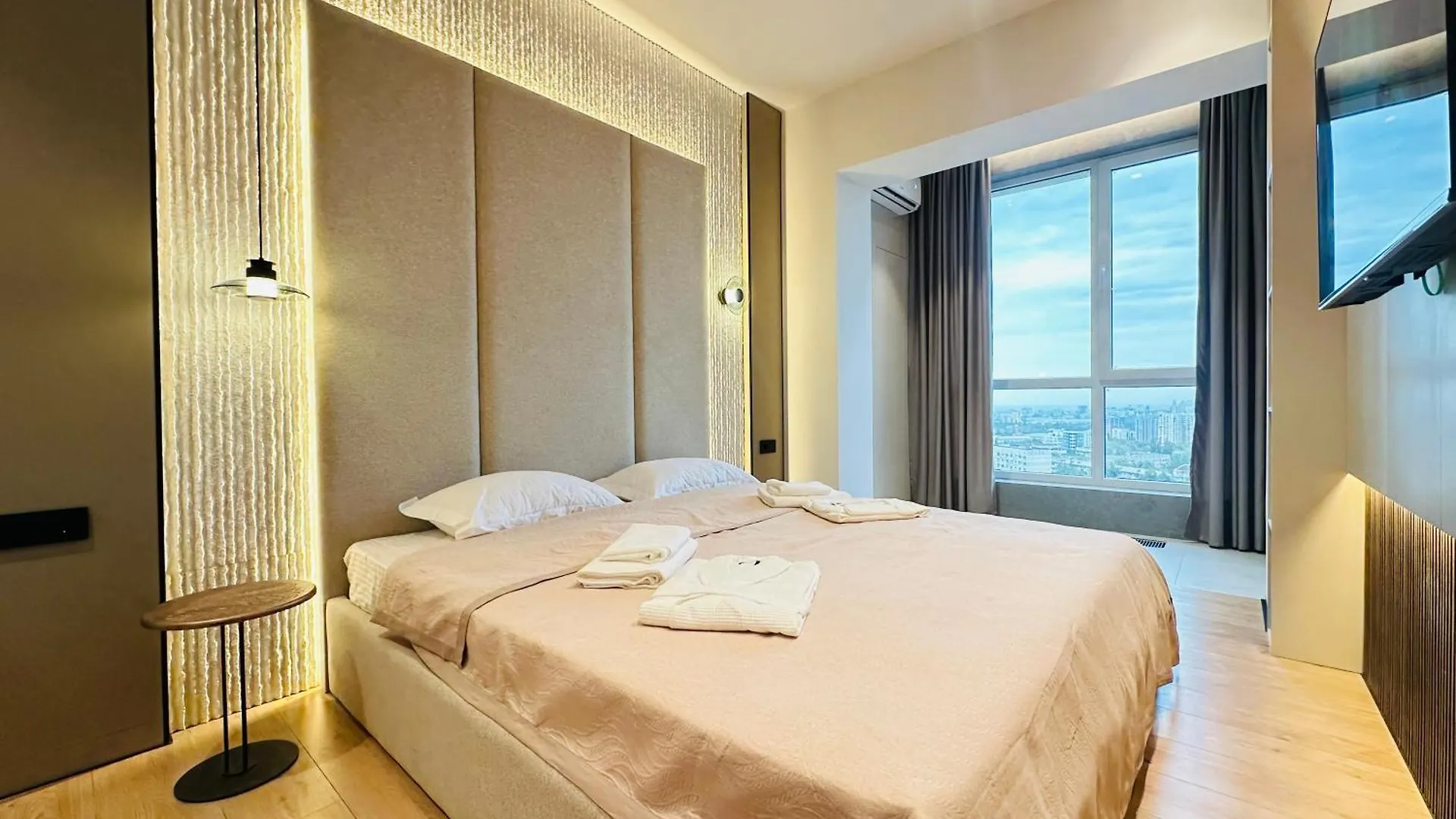 Vilura Home 1-Bedroom Apartment Almaty