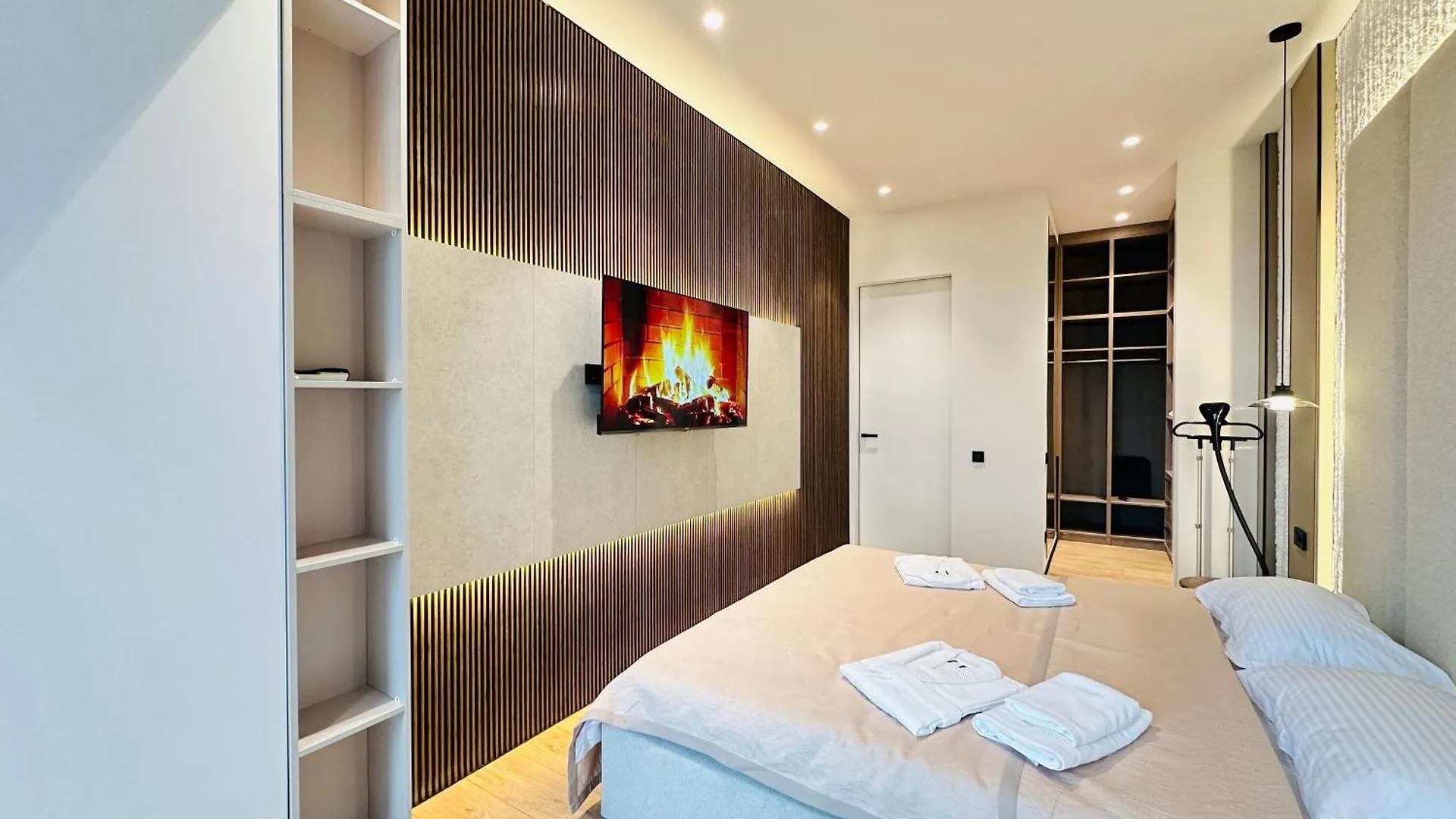 Vilura Home 1-Bedroom Apartment Almaty